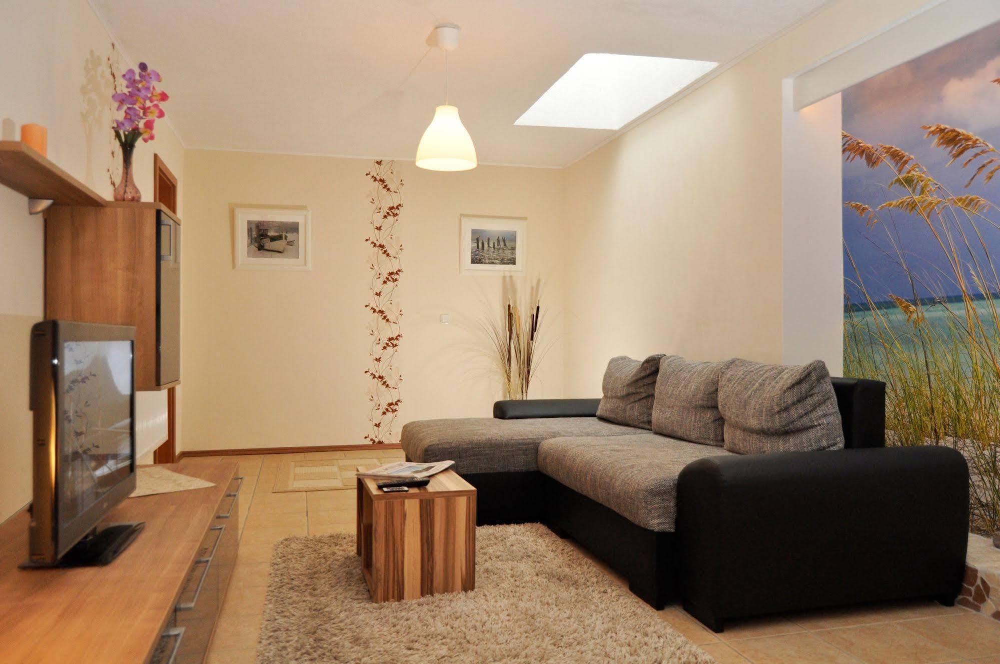 Pension Zum Riedensee Bastorf Bagian luar foto