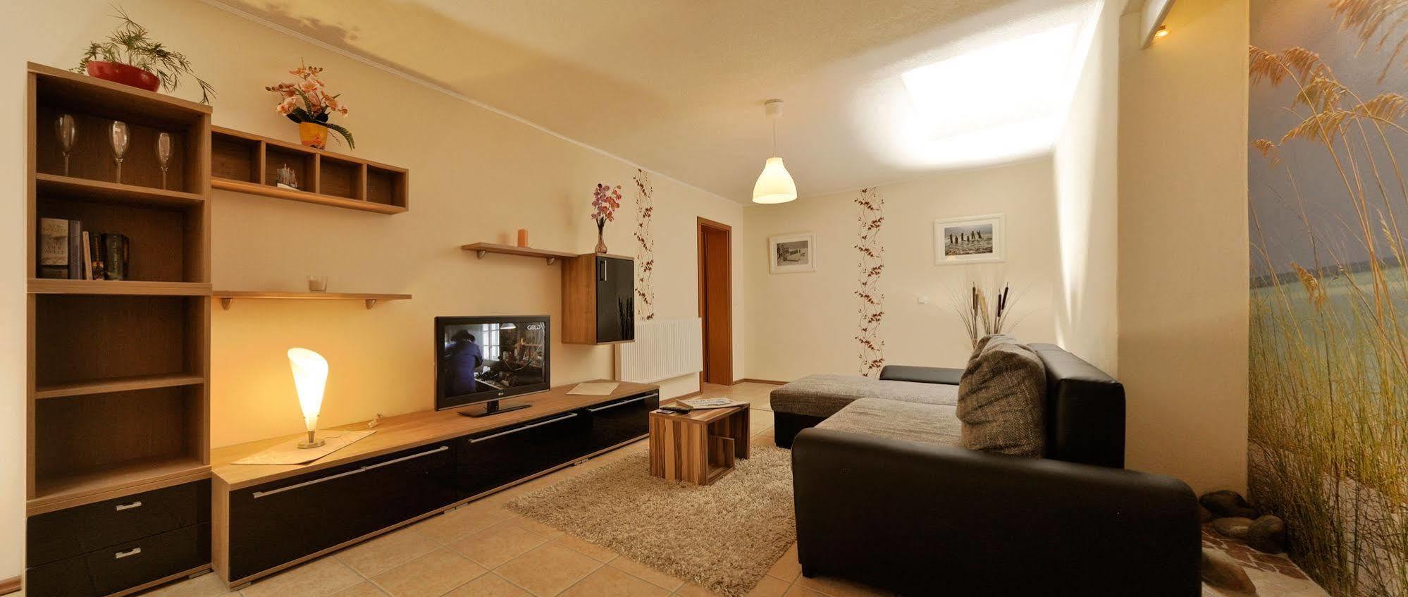 Pension Zum Riedensee Bastorf Bagian luar foto