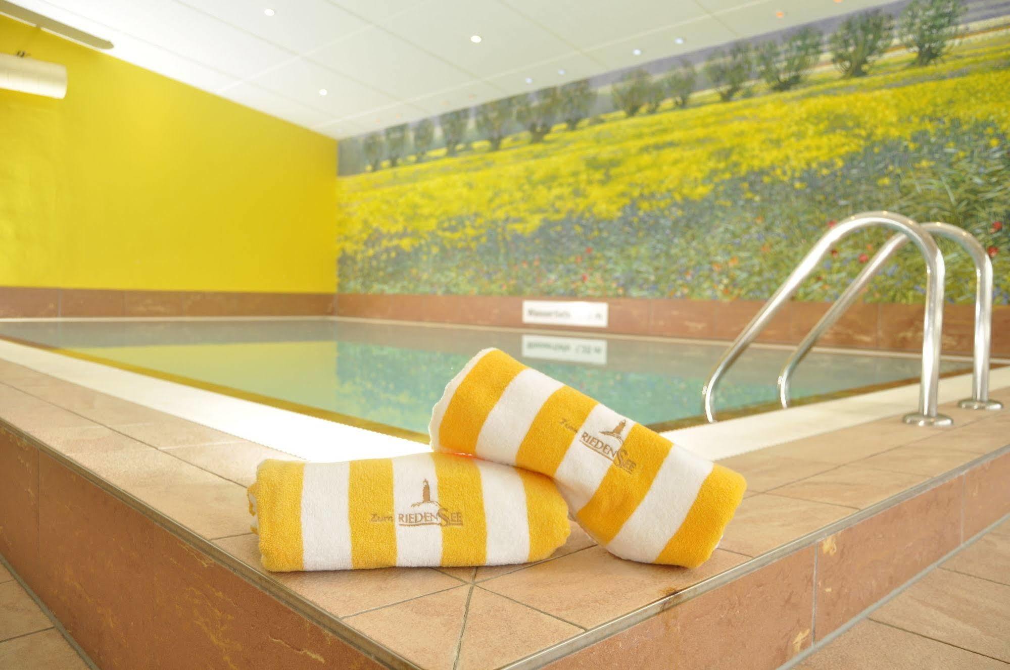 Pension Zum Riedensee Bastorf Bagian luar foto
